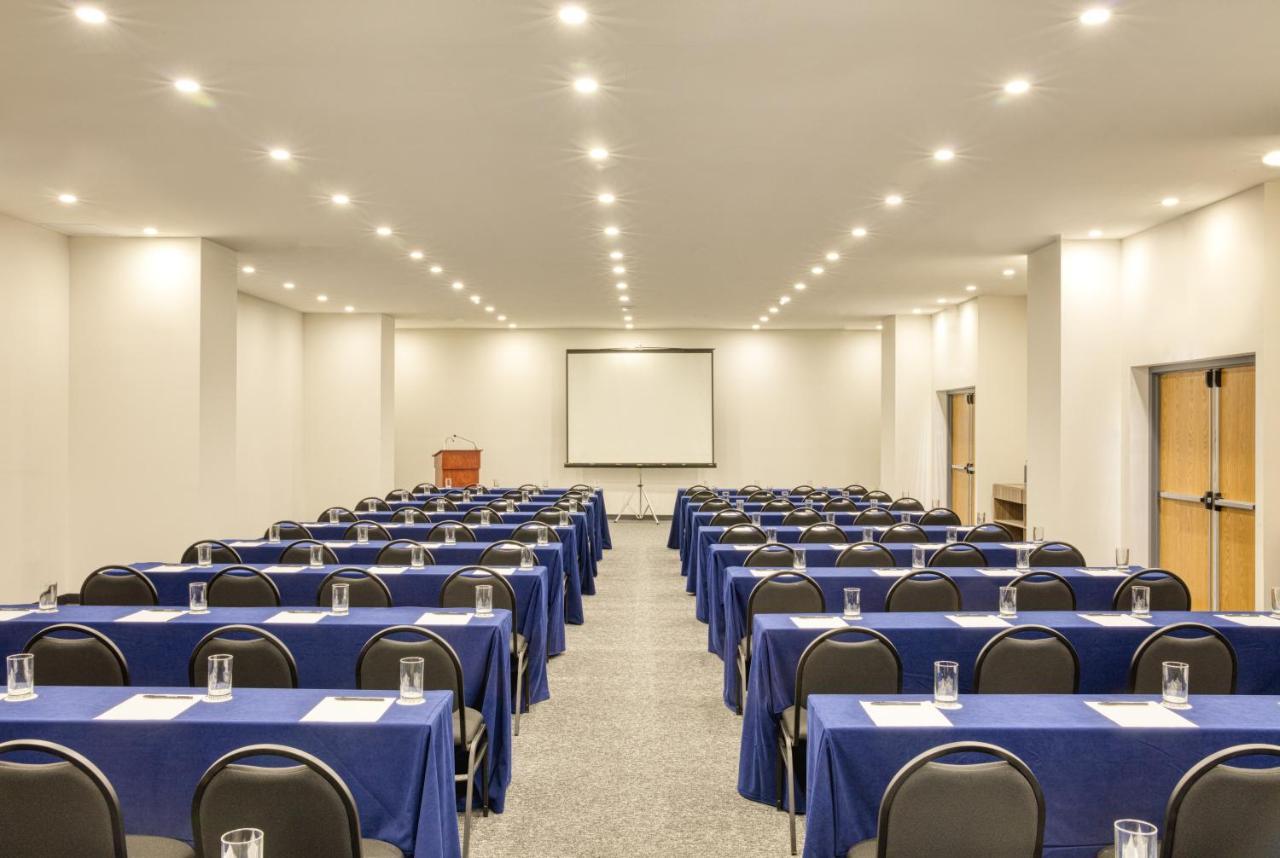 Fiesta Inn Guadalajara Periferico Poniente Запопан Екстериор снимка