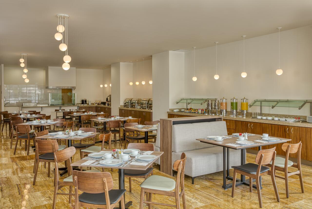 Fiesta Inn Guadalajara Periferico Poniente Запопан Екстериор снимка