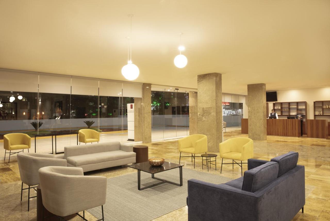 Fiesta Inn Guadalajara Periferico Poniente Запопан Екстериор снимка
